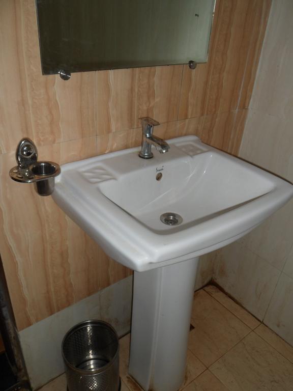 Hotel Avion Inn Ahmedabad Phòng bức ảnh