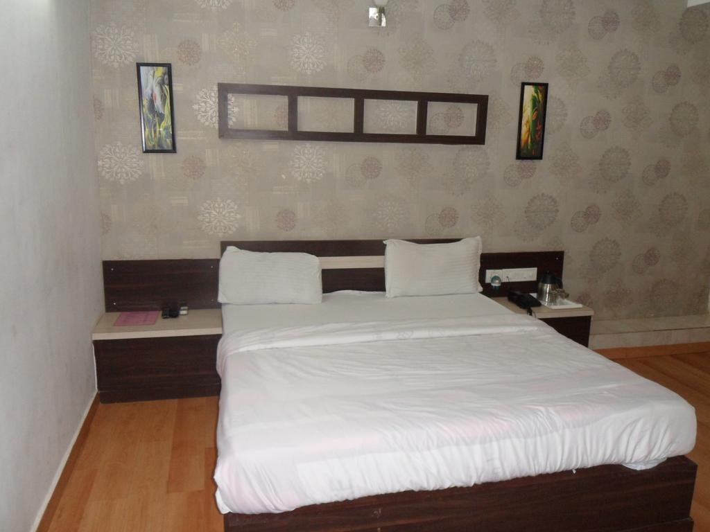 Hotel Avion Inn Ahmedabad Phòng bức ảnh