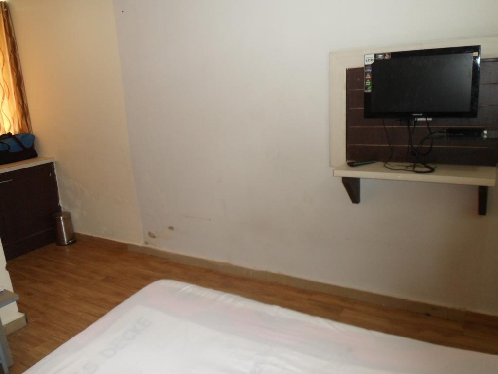 Hotel Avion Inn Ahmedabad Phòng bức ảnh
